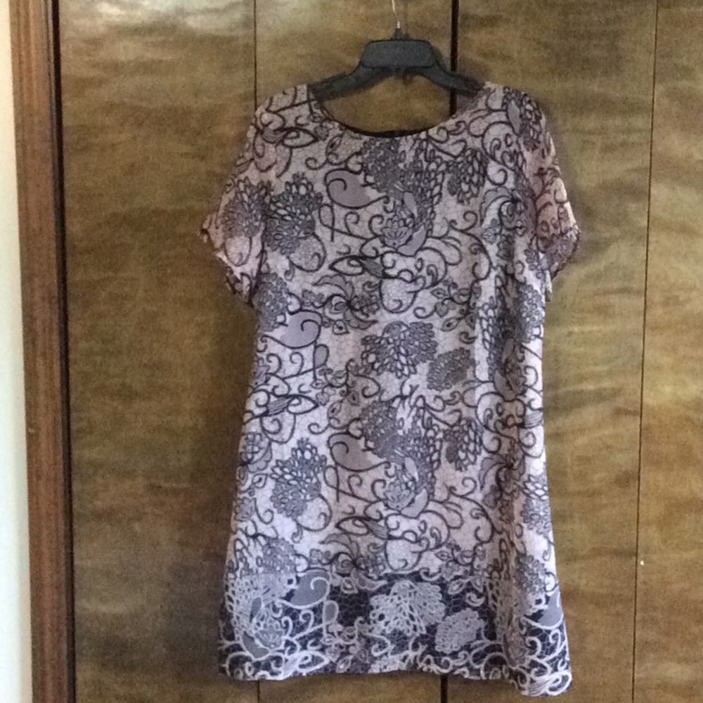 Loose Fit lace look dress